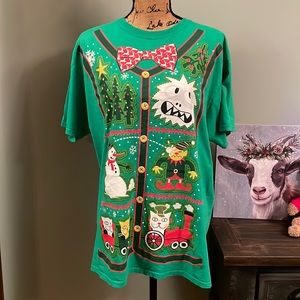 Fruit of the Loom holiday t-shirt, size large.